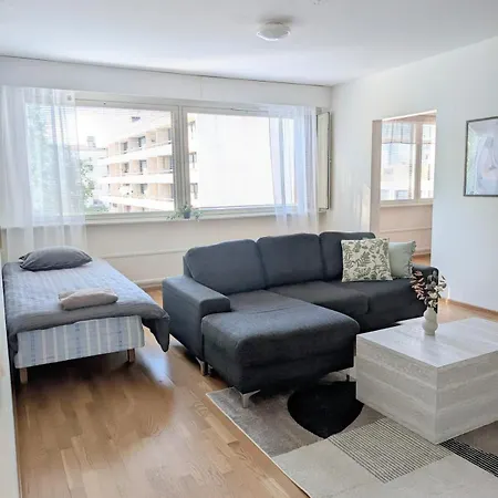 7 - Comfy With Sauna, Private Parking Apartman