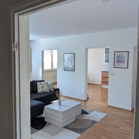 7 - Comfy With Sauna, Private Parking